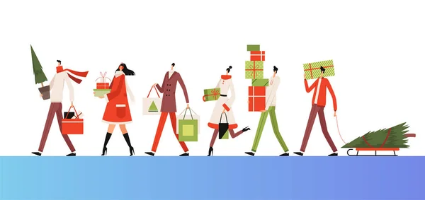 Groupe de personnes vont ensemble et portent des achats du Nouvel An, des cadeaux et de l'épinette. Shopping de Noël — Image vectorielle