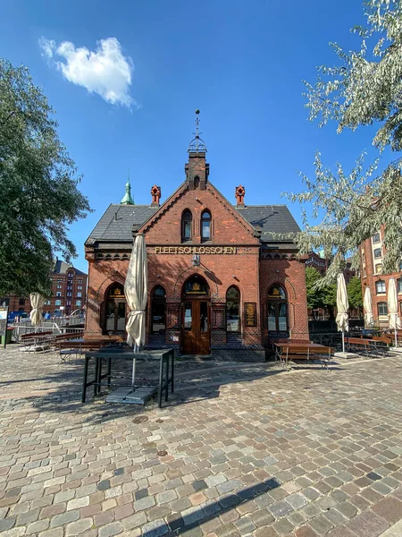 Almanya 'nın Hamburg kentindeki Unesco dünya mirası olan Depo' daki güzel antik binalar (Almanca: Speicherstadt)