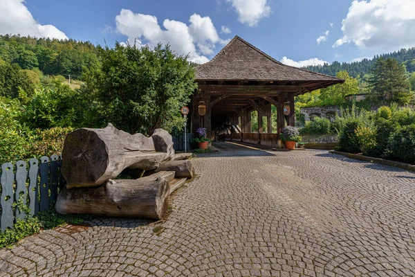 Forbach, Black Forest, Baden-Wuerttemberg, Almanya ve Avrupa 'daki tarihi ahşap köprü