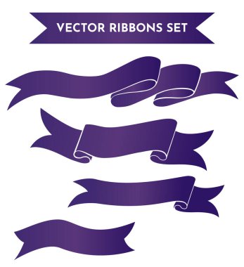 Kurdelelerin vektör kümesi. Tören için renkli kasetler, web sitesi afişleri, başlıklar, yazılar, çıkartmalar, yazılar. İpek etiketi. Kavisli bayrak. Tekstil yer imi. Süsleme vektör kurdelesi beyaz üzerine izole