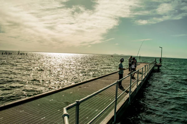 Pescadores Baía Durante Pôr Sol Tranquilo Bonito Geelong Victoria Austrália — Fotografia de Stock