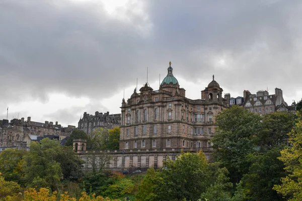 Edifici Storici Parco Verde Edimburgo Scozia — Foto Stock