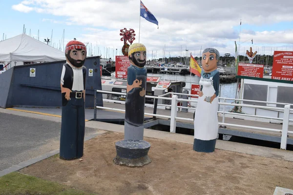 Φωτεινά Πολύχρωμα Bollards Στην Πόλη Της Μεγαλύτερης Geelong Στη Βικτώρια — Φωτογραφία Αρχείου