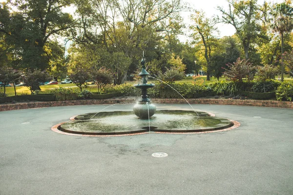 Vue Belle Fontaine Dans Centre Ville Journée Ensoleillée Été — Photo