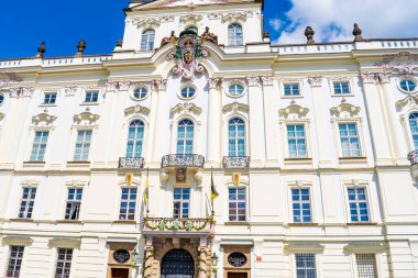 Dış binanın görüntüsünü kapat 