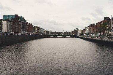 Dublin İrlanda Grattan Köprüsü manzarası, İrlanda 