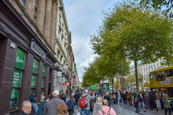 Personas Caminando Por Calle Del Distrito Histórico Barrio Cultural Dublín — Foto de Stock