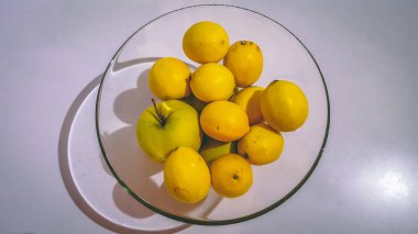 Gün batımında şehirdeki tarihi binaların manzarası