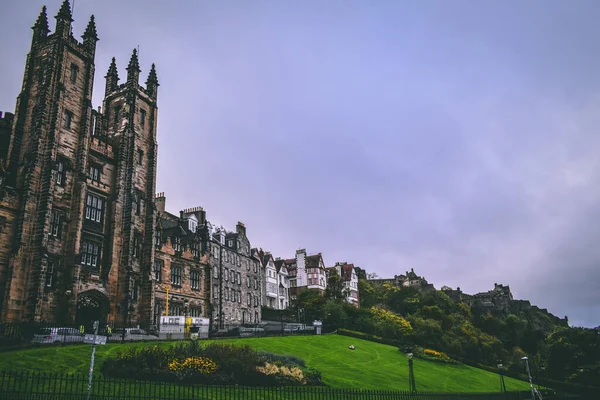 Історичні Будівлі Зелений Парк Единбурзі Шотландія — стокове фото