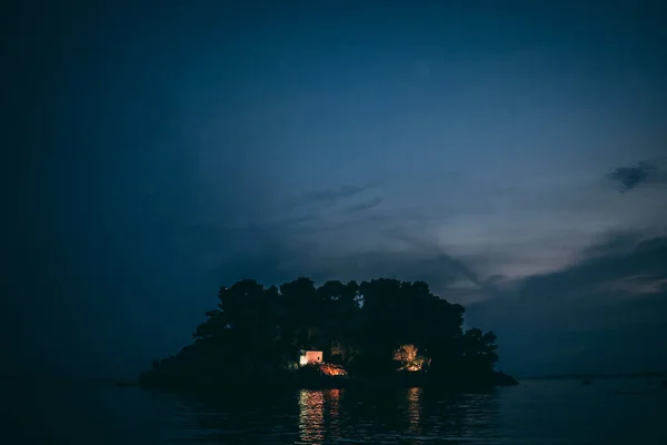 Красивый Закат Остров Морском Фоне — стоковое фото