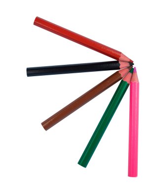 Beyaz kağıt arka planda beş farklı renkli tahta kalemle yapılmış bir tasarım.