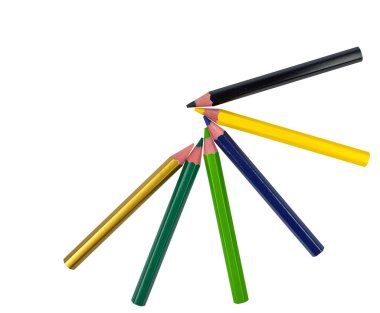 Yarım yuvarlak desenli, beyaz kağıt üzerinde farklı renkte tahta kalem boyalarıyla yapılmış.