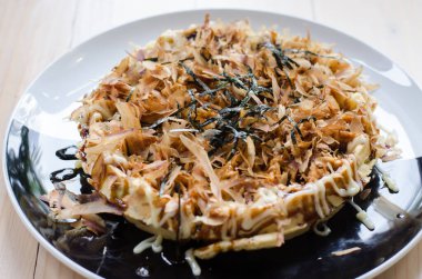 Japon yemeği okonomiyaki, Japon pizzası.