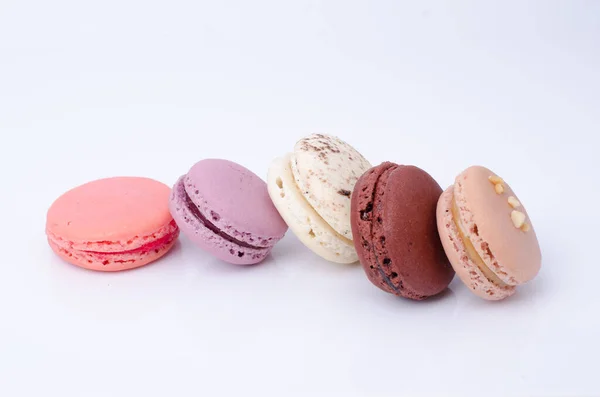 Macarons Colorés Isolés Sur Fond Blanc — Photo