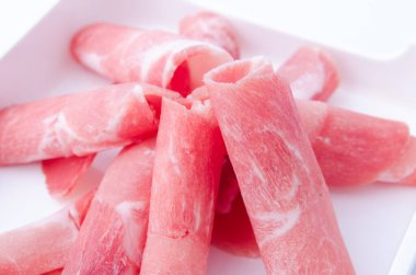 Conco üzerine dilimlenmiş domuz eti, Shabu ham malzemeleri.