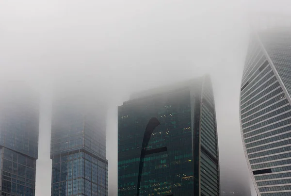 Moskou Rusland 2020 Residentieel Complex Moskou Stad Mist Wolkenkrabbers Mist — Stockfoto