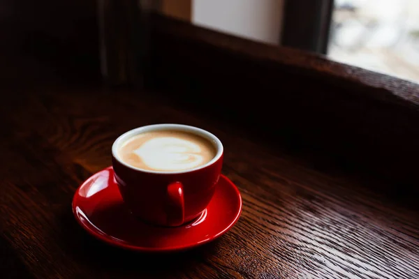 Heißer Kaffee Mit Latte Art Einer Weißen Tasse Mit Untertassen — Stockfoto