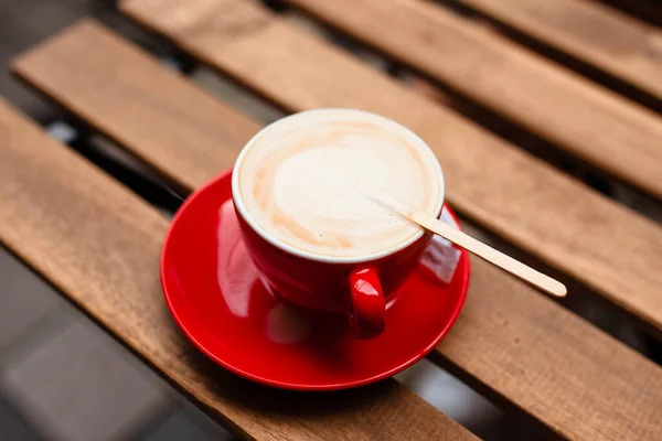 Heißer Kaffee Mit Latte Art Einer Weißen Tasse Mit Untertassen — Stockfoto