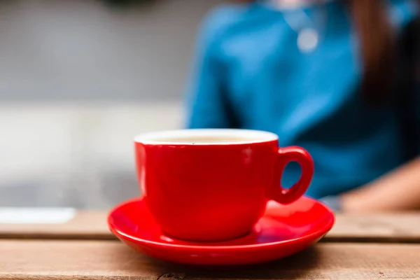 Heißer Kaffee Mit Latte Art Einer Weißen Tasse Mit Untertassen — Stockfoto