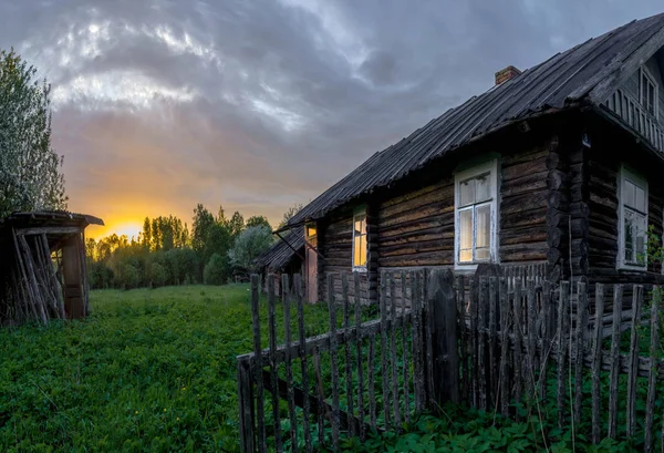 Αγροτικού Τοπίου Στην Ανατολή Του Ηλίου Περιφέρεια Νόβγκοροντ Ρωσία — Φωτογραφία Αρχείου