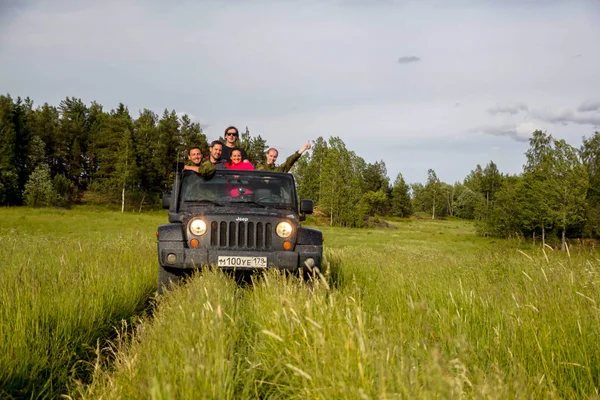 Región Novgorod Rusia Julio 2018 Jeep Wrangler Forest Road Wrangler —  Fotos de Stock