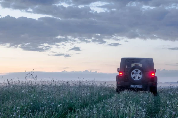 Περιφέρεια Νόβγκοροντ Ρωσία Ιουλίου 2018 Jeep Wrangler Στο Πεδίο Την — Φωτογραφία Αρχείου