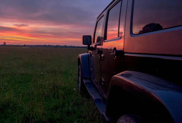 Новгородська Область Росія Липня 2018 Jeep Wrangler Області Сходом Сонця — стокове фото