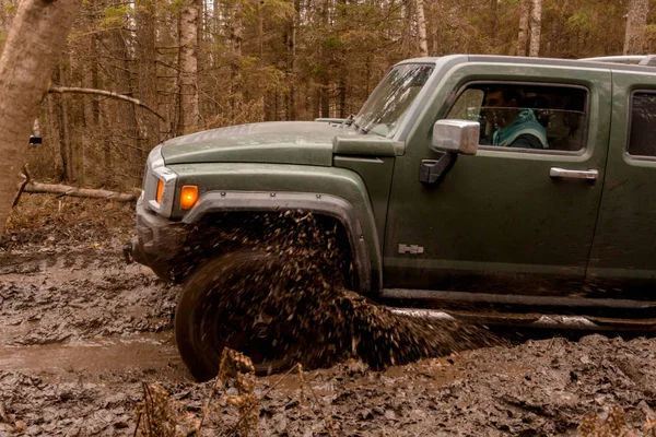 Leningrad Region Rusko Listopadu 2018 Velké Suv Hummer Překonat Vodní — Stock fotografie