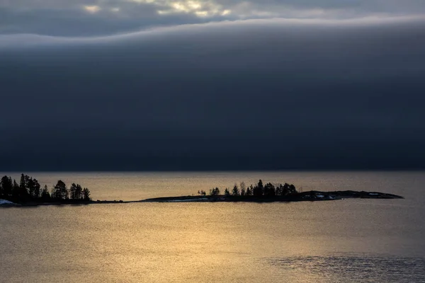 Nuage Noir Sur Lac Ladoga Carélie Russie — Photo