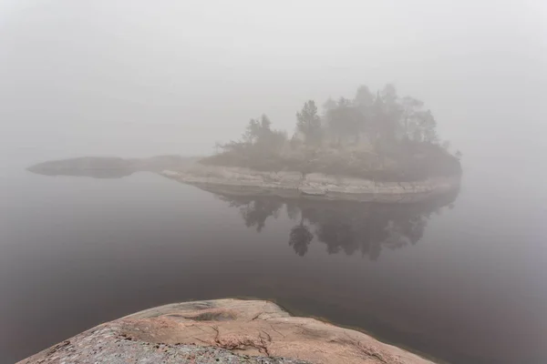 Misty Morning Lake Ladoga Karelië Rusland — Stockfoto