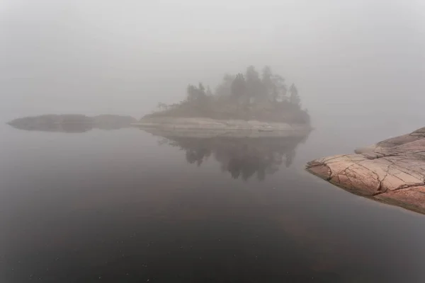 Misty Morning Lake Ladoga Karelië Rusland — Stockfoto