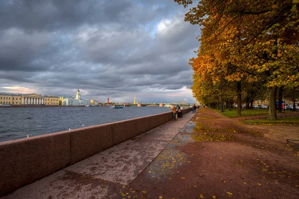 Paleis Dijk Petersburg Rusland — Stockfoto