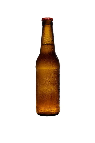 Cerveja gelada em uma garrafa em um fundo branco, cerveja isolada. catálogo foto . — Fotografia de Stock