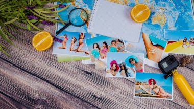 GoPro, eylem fotoğraf makinesi, fotoğraf ahşap bir masa üstünde. Seyahat, resort
