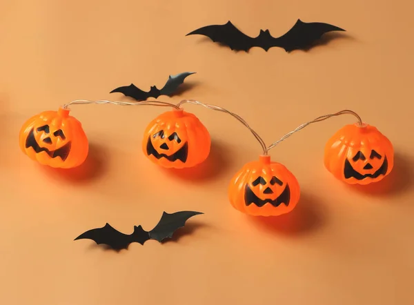 Vista Dall Alto Luci Zucca Halloween Pipistrelli Carta Nera Sfondo — Foto Stock