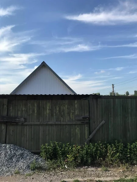 Urbana Landskap Hus Staket Blommor — Stockfoto