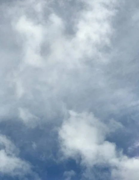 Nubes Fondo Flotan Contra Cielo Azul — Foto de Stock