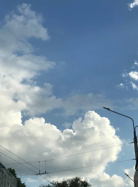 Hermosas Nubes Gruesas Cielo —  Fotos de Stock