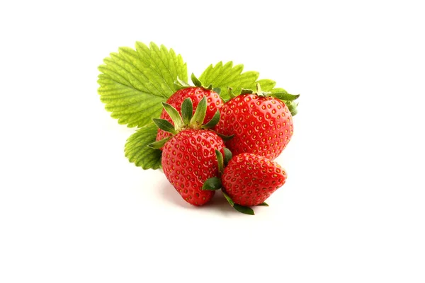 Φράουλες Απομονωμένες Λευκό Φόντο — Φωτογραφία Αρχείου