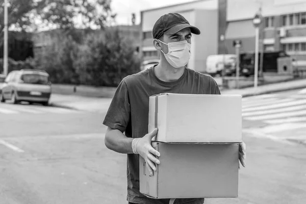 Coronavirus Deliver Man Protective Mask Rubber Gloves Make Delivery Service — Stock Photo, Image