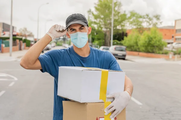 Coronavirus Deliver Man Protective Mask Rubber Gloves Make Delivery Service — Stock Photo, Image