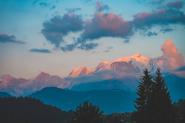 Vista Colorida Pôr Sol Glaciar Montanha Mont Blanc Atracção Turística — Fotografia de Stock