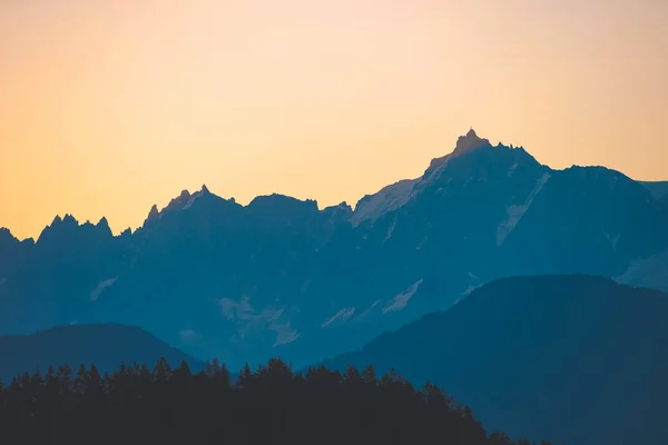 Vista Colorida Pôr Sol Glaciar Montanha Mont Blanc Atracção Turística — Fotografia de Stock