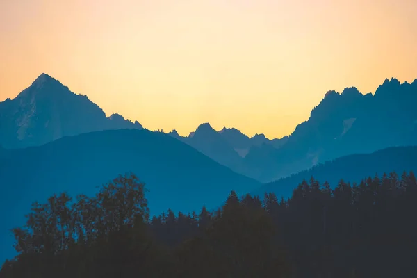 Vista Colorida Pôr Sol Glaciar Montanha Mont Blanc Atracção Turística — Fotografia de Stock