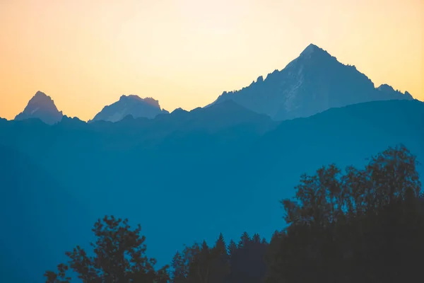 Vista Colorida Pôr Sol Glaciar Montanha Mont Blanc Atracção Turística — Fotografia de Stock