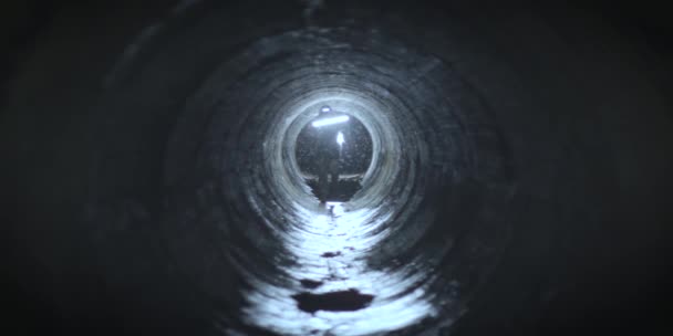 Mujer Máscara Gas Túnel Paisaje Post Apocalipsis Zona Nuclear Mujer — Vídeos de Stock