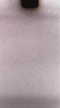 Hasarlı çıkıntı delikleriyle retrogrunge kaplaması. Yüksek kalite 4k görüntü