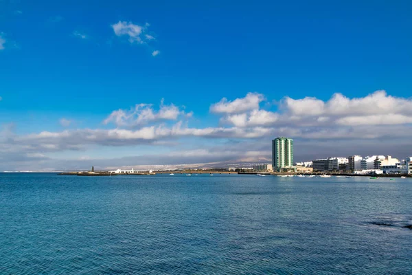 Arrecife şehri Lanzarote, İspanya 'nın Kanarya Adaları' ndaki volkanlar adası.