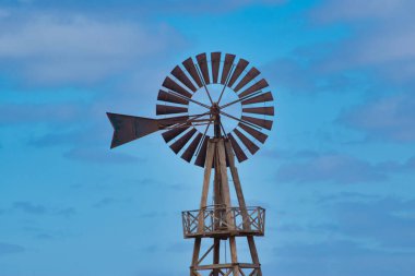 Lanzarote, Kanarya Adaları, İspanya 'da bir yel değirmeni manzarası