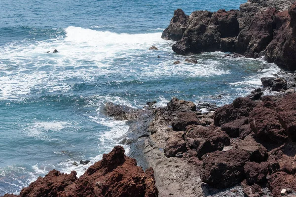 Lanzarote, İspanya 'nın deniz ve volkanik taş kıyılarının olduğu güzel bir yer.